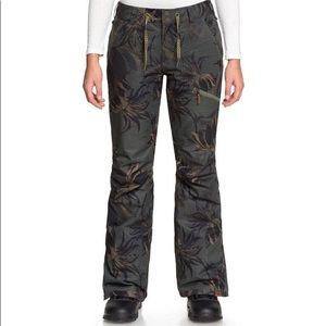 Roxy Nadia printed ski pants in black/multi print